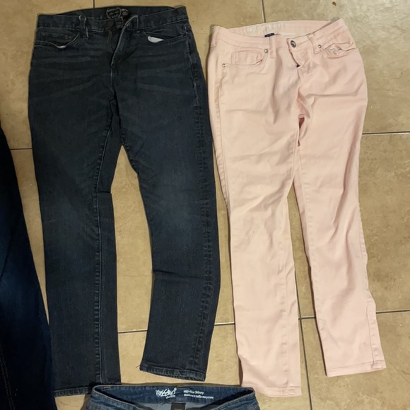 4 jeans and 2 pairs of leggings - Picture 3 of 4